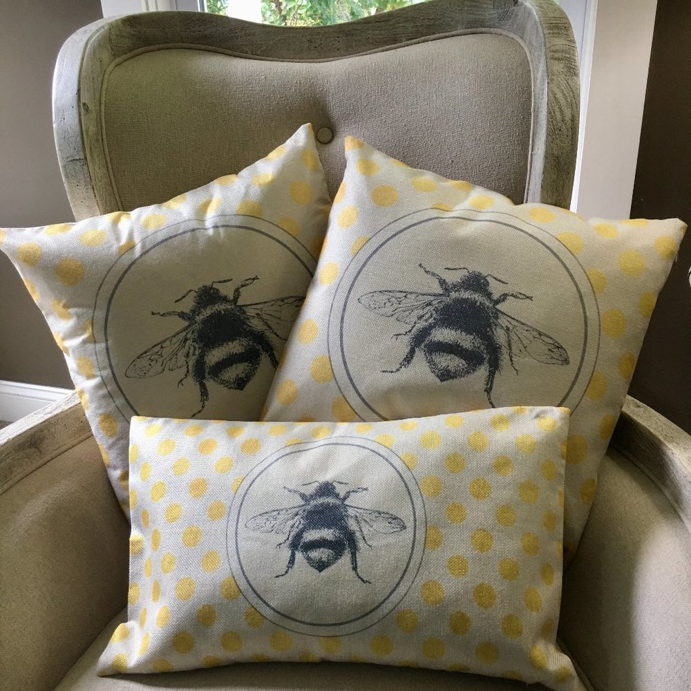 BEE-You RETRO VINTAGE POLKA DOT PILLOW COVERS, SIZES - 18" x 18" or 12"x20”